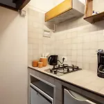 Aurora Suite, In The Historic Centre, Very Short Walk To Sites, Ac Bedrooom With In-room Bth, 2nd Floor * Florence