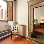 Aurora Suite, In The Historic Centre, Very Short Walk To Sites, Ac Bedrooom With In-room Bth, 2nd Floor * Florence