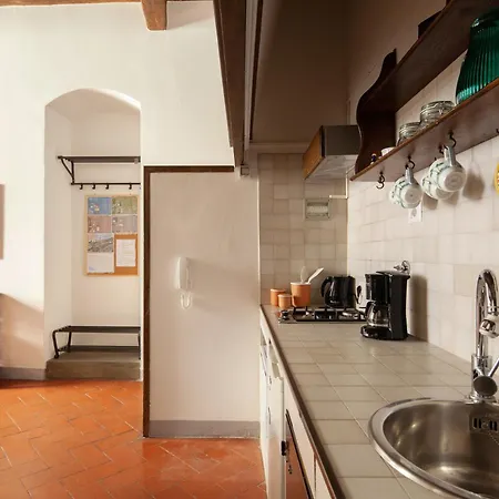 Aurora's, Renaissance Suite, Historic Apartment, Pivot Location, Few Walks From All, Ac Bedroom *