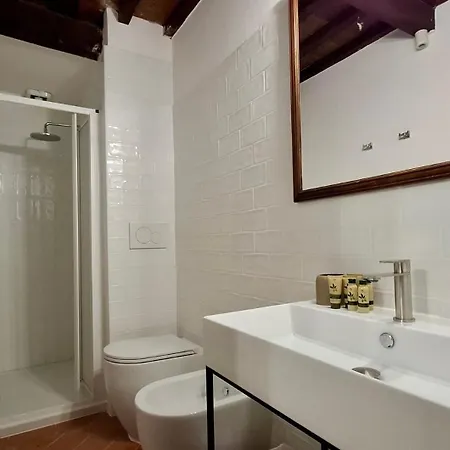 Aurora's, Renaissance Suite, Historic Apartment, Pivot Location, Few Walks From All, Ac Bedroom Apartment