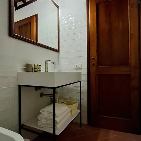 Aurora Suite, In The Historic Centre, Very Short Walk To Sites, Ac Bedrooom With In-room Bth, 2nd Floor شقة فلورنس