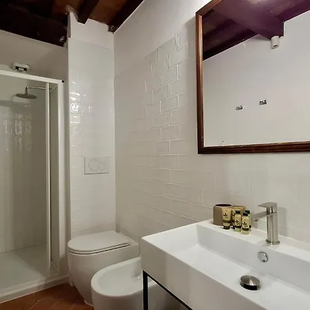 شقة Aurora Suite, In The Historic Centre, Very Short Walk To Sites, Ac Bedrooom With In-room Bth, 2nd Floor فلورنس