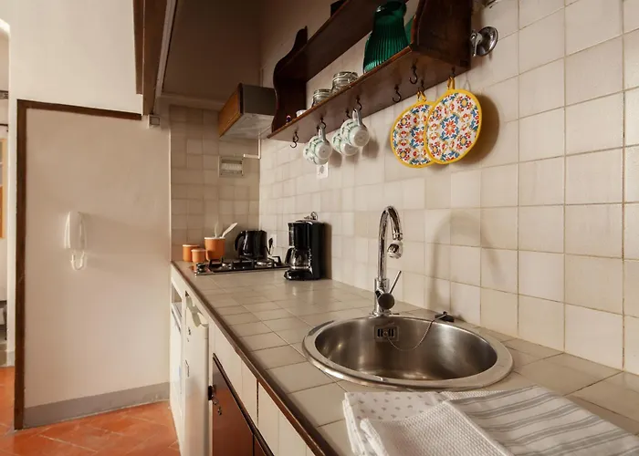 Aurora Suite, Inside Historic Centre, Few Steps From Uffizzi, Ac Bedrooom, Brand New In-Room Bth, 2Nd Floor, Walking Distance From All Sites * Florence