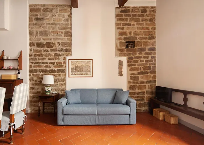 Apartment Aurora Suite, Inside Historic Centre, Few Steps From Uffizzi, Ac Bedrooom, Brand New In-Room Bth, 2Nd Floor, Walking Distance From All Sites Florence