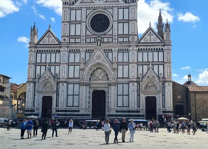 Aurora Suite, Inside Historic Centre, Few Steps From Uffizzi, Ac Bedrooom, Brand New In-Room Bth, 2Nd Floor, Walking Distance From All Sites Florence