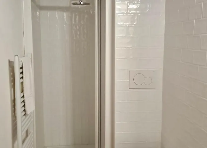 Aurora Suite, Inside Historic Centre, Few Steps From Uffizzi, Ac Bedrooom, Brand New In-Room Bth, 2Nd Floor, Walking Distance From All Sites Apartment *